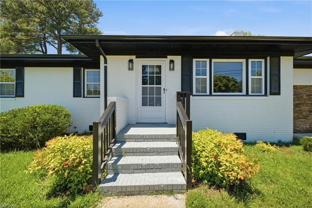 302 Chandler Harper DR, PORTSMOUTH VA 23701 - Photo 5