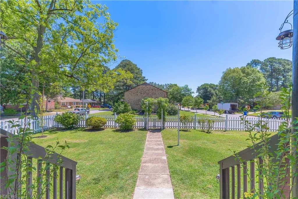 1062 Stanley RD, PORTSMOUTH VA 23701 - Photo 5