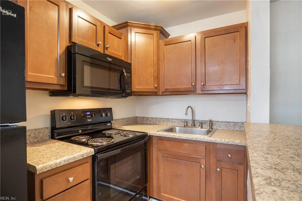 346 Fort Worth AVE #6, NORFOLK VA 23505 - Photo 4