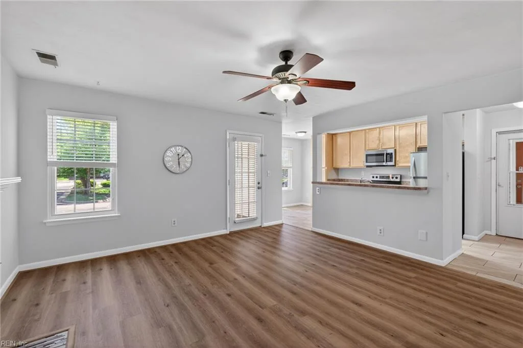 1802 Chantilly CT, VIRGINIABEACH VA 23451 - Photo 5