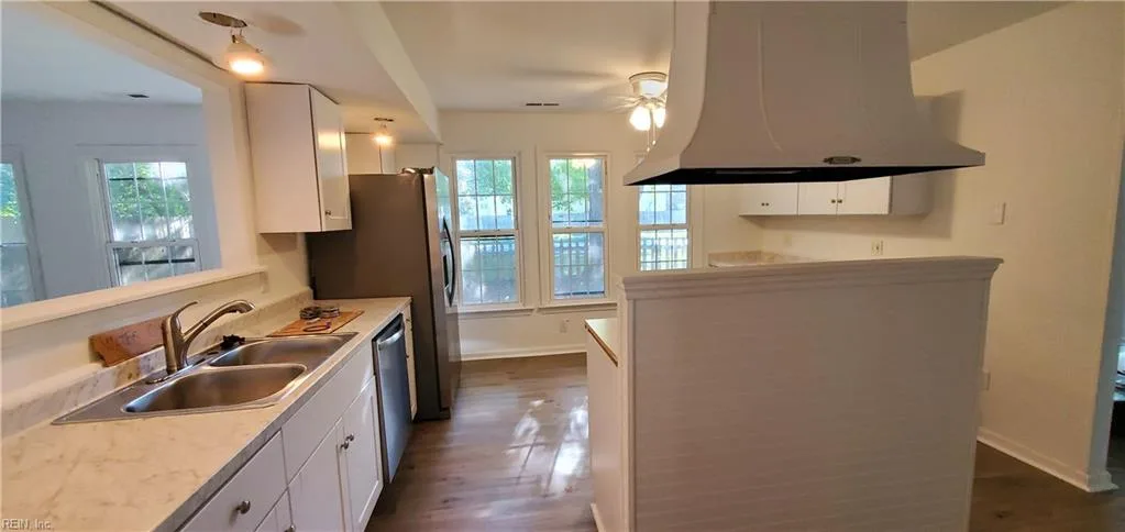 1328 Fernside CT, VIRGINIABEACH VA 23464 - Photo 5