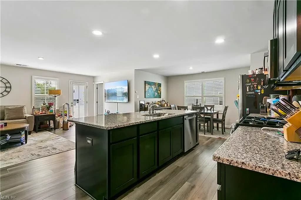 206 Lorraine DR, WILLIAMSBURG VA 23185 - Photo 4