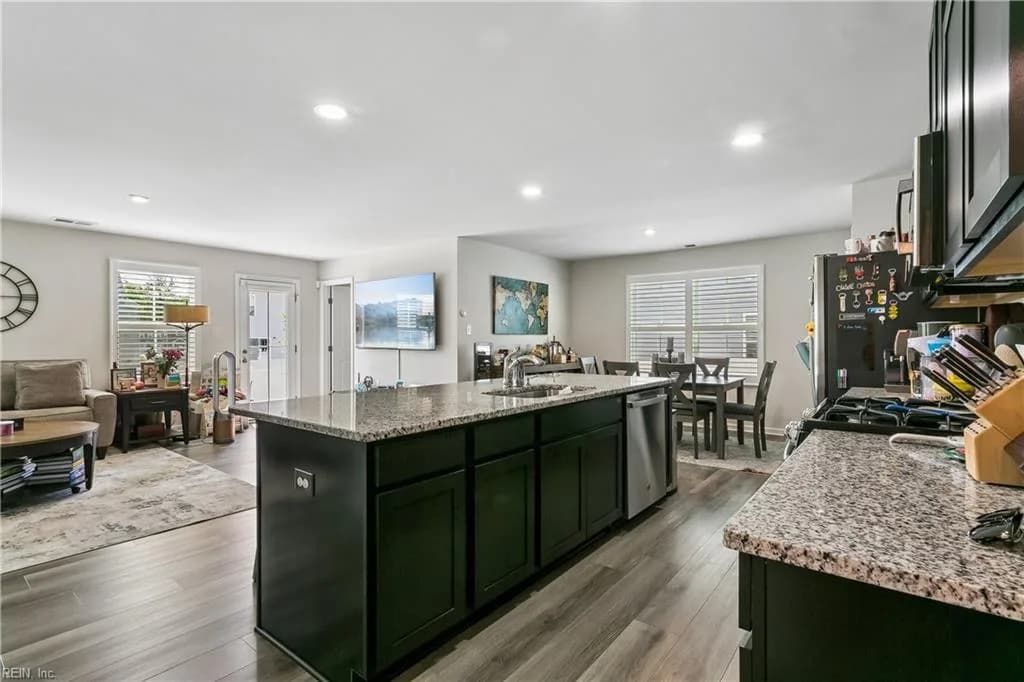 206 Lorraine DR, WILLIAMSBURG VA 23185 - Photo 4