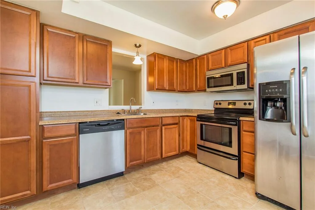 640 Counselor SQ, VIRGINIABEACH VA 23452 - Photo 4
