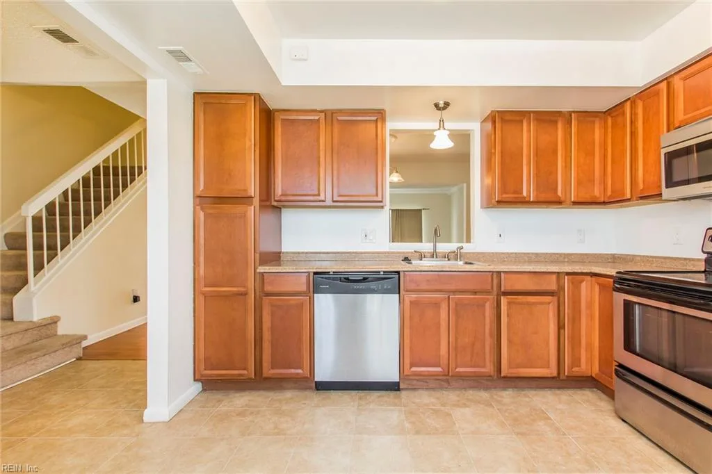640 Counselor SQ, VIRGINIABEACH VA 23452 - Photo 5