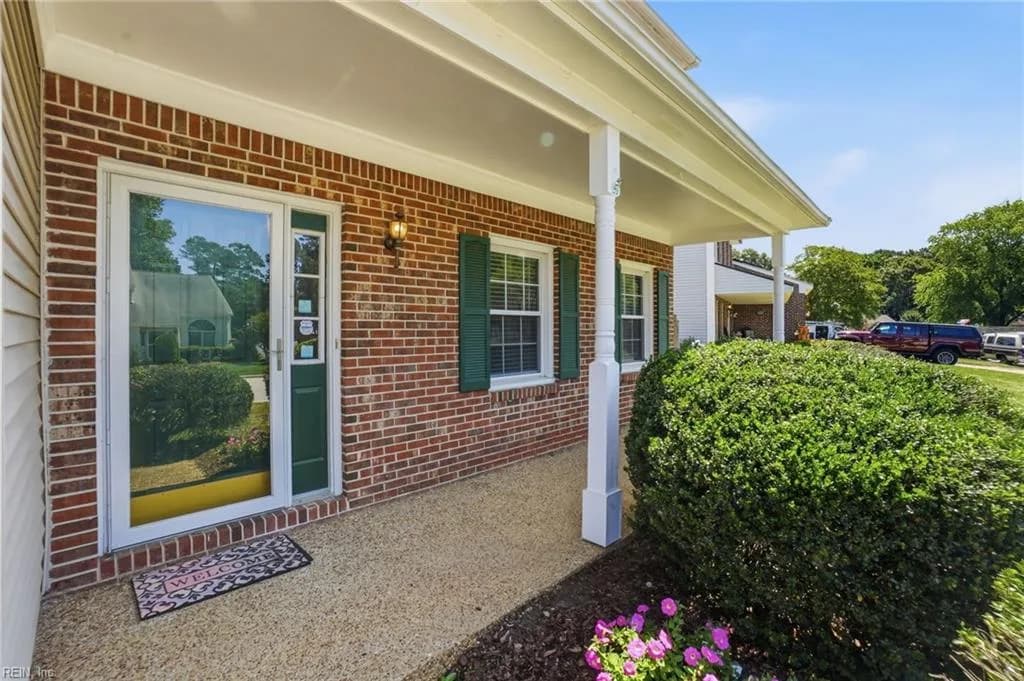 397 Wiltshire CRES, NEWPORTNEWS VA 23608 - Photo 3