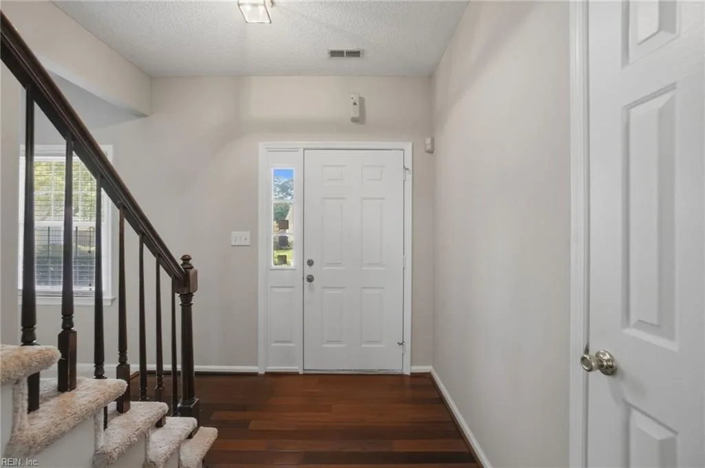 397 Wiltshire CRES, NEWPORTNEWS VA 23608 - Photo 4