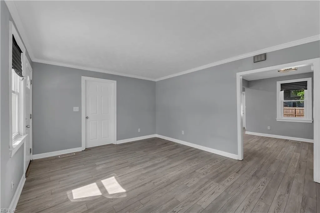 615 New York AVE, HAMPTON VA 23661 - Photo 5