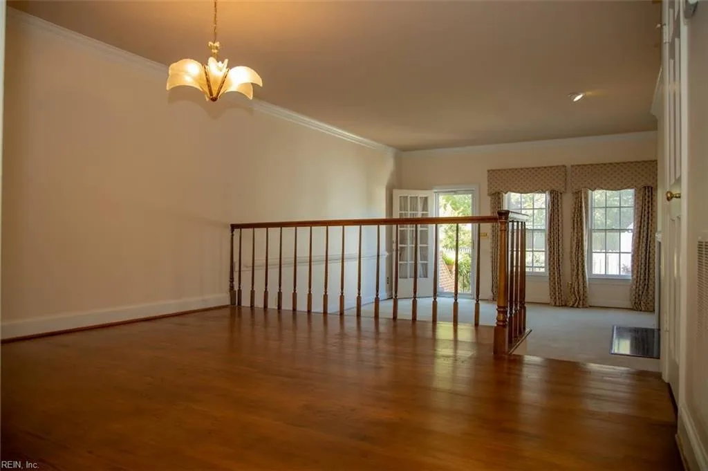 817 Botetourt GDNS, NORFOLK VA 23507 - Photo 3