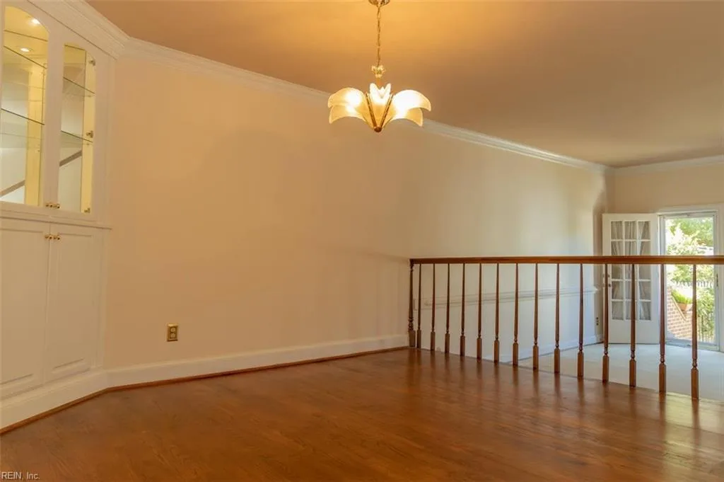 817 Botetourt GDNS, NORFOLK VA 23507 - Photo 4