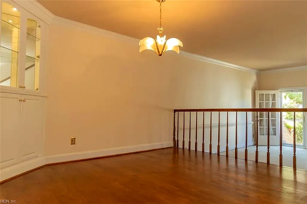 817 Botetourt GDNS, NORFOLK VA 23507 - Photo 5