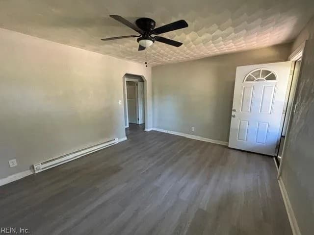 6425 Horton CIR, NORFOLK VA 23513 - Photo 4