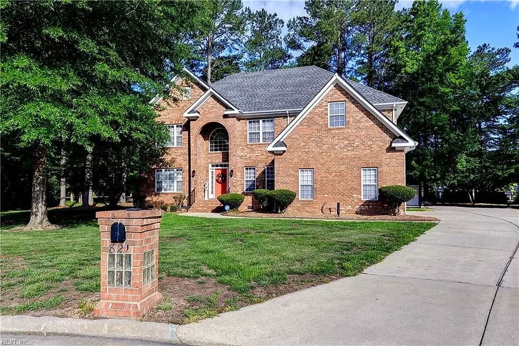 821 Edinburgh CT, SMITHFIELD VA 23430 - Photo 2