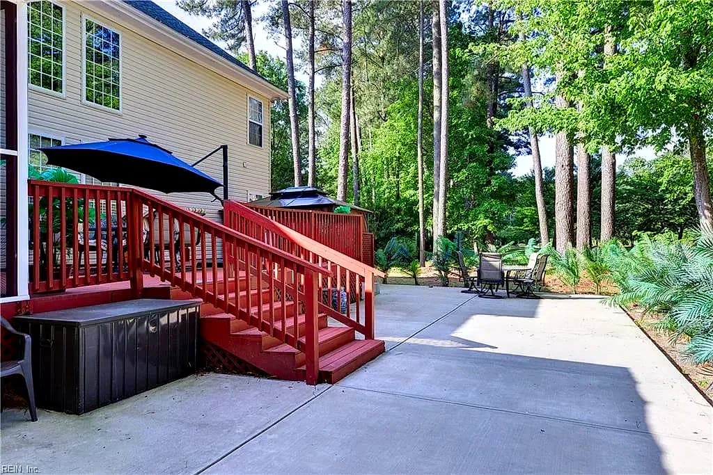 821 Edinburgh CT, SMITHFIELD VA 23430 - Photo 5