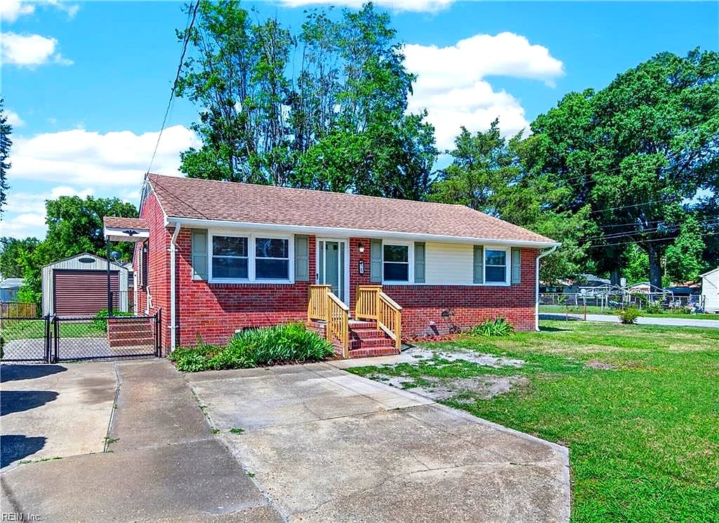 25 Berkley DR, Hampton — 3 bed Residential, 1,021 sqft