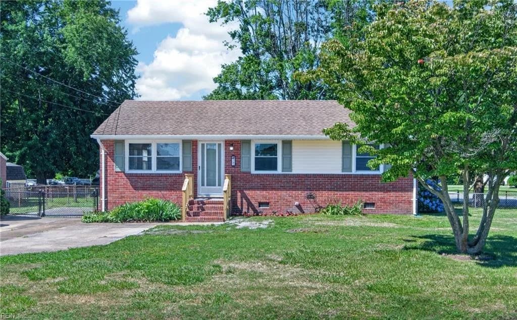25 Berkley DR, HAMPTON VA 23663 - Photo 3