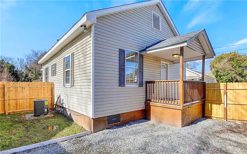 2001 Peach ST, PORTSMOUTH VA 23704 - Photo 3