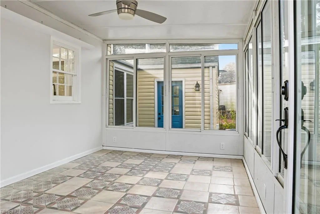2 Park Manor RD, PORTSMOUTH VA 23701