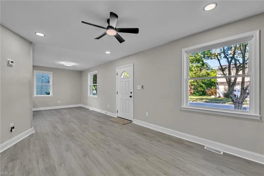 137 Clyde ST, HAMPTON VA 23669 - Photo 5