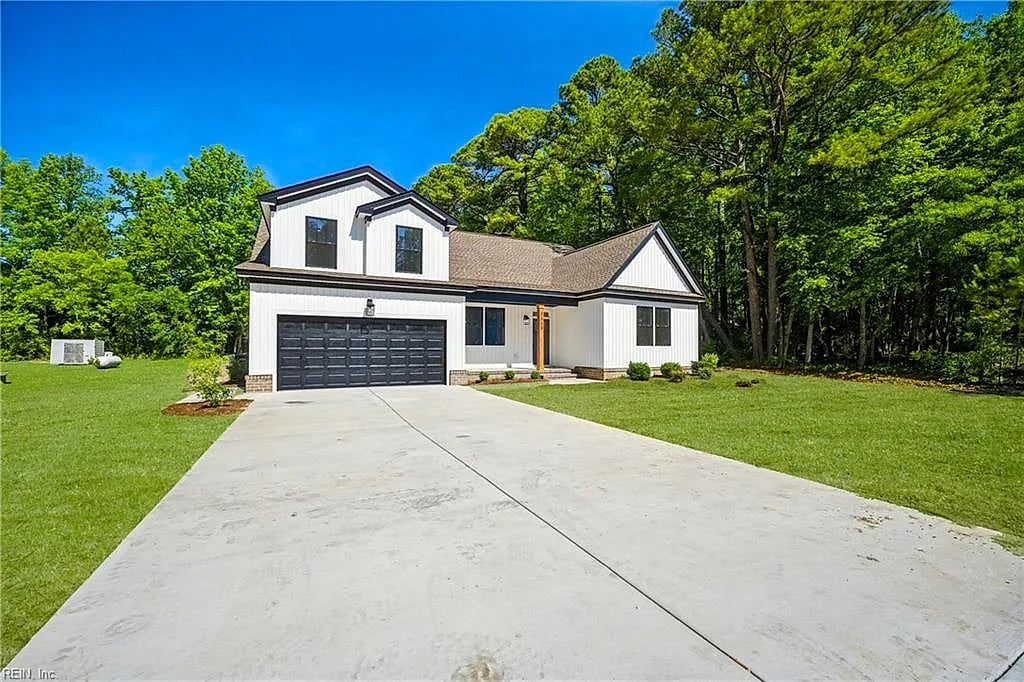 2313 Manning RD, Suffolk — 4 bed Residential, 2,500 sqft