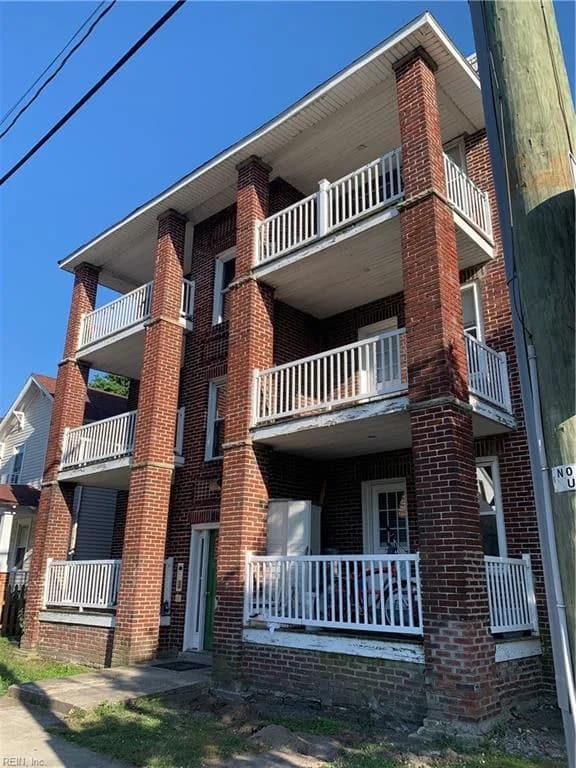 869 W 35th ST #4, NORFOLK VA 23508 - Photo 2