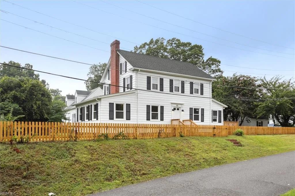 101 Pulaski ST, YORKTOWN VA 23690 - Main photo
