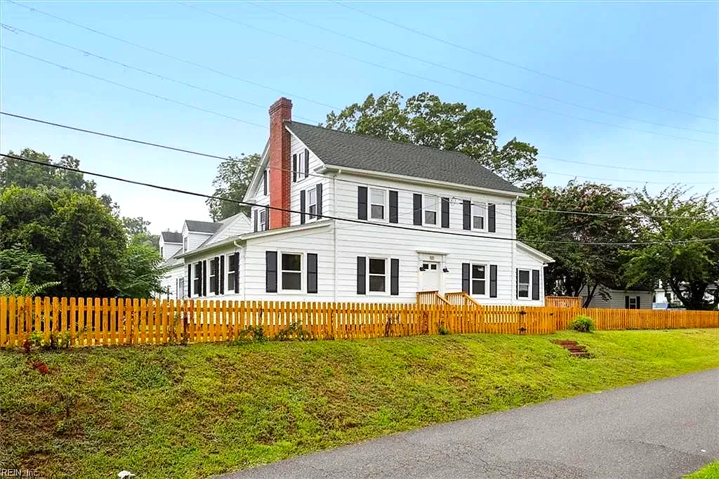 101 Pulaski ST, YORKTOWN VA 23690