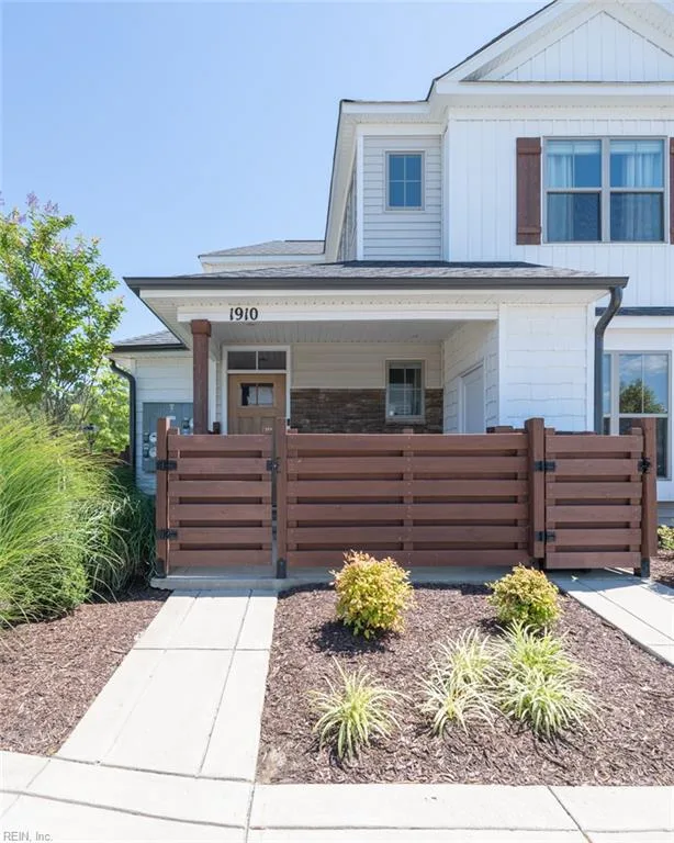 1910 Union Pacific WAY, Suffolk — 2 bed Residential, 1,251 sqft