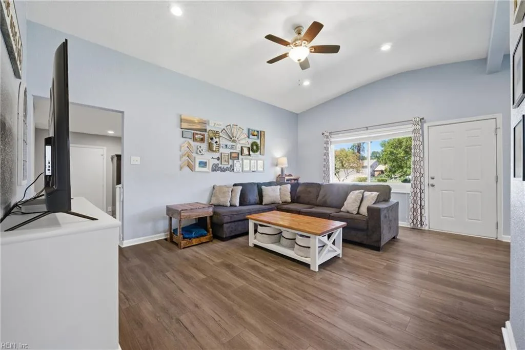 425 Beacon Hill CIR, NORFOLK VA 23502 - Photo 3