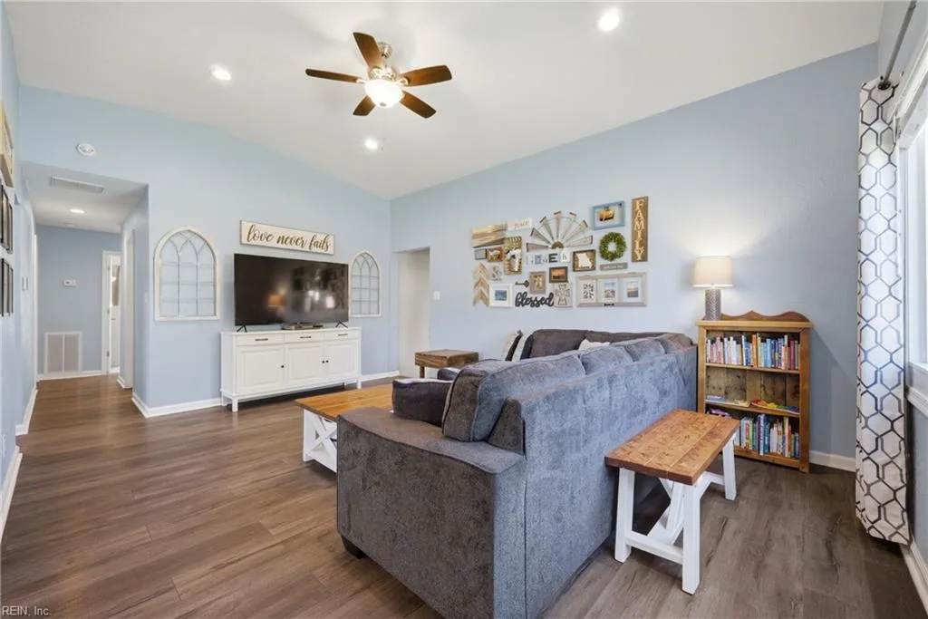 425 Beacon Hill CIR, NORFOLK VA 23502 - Photo 4