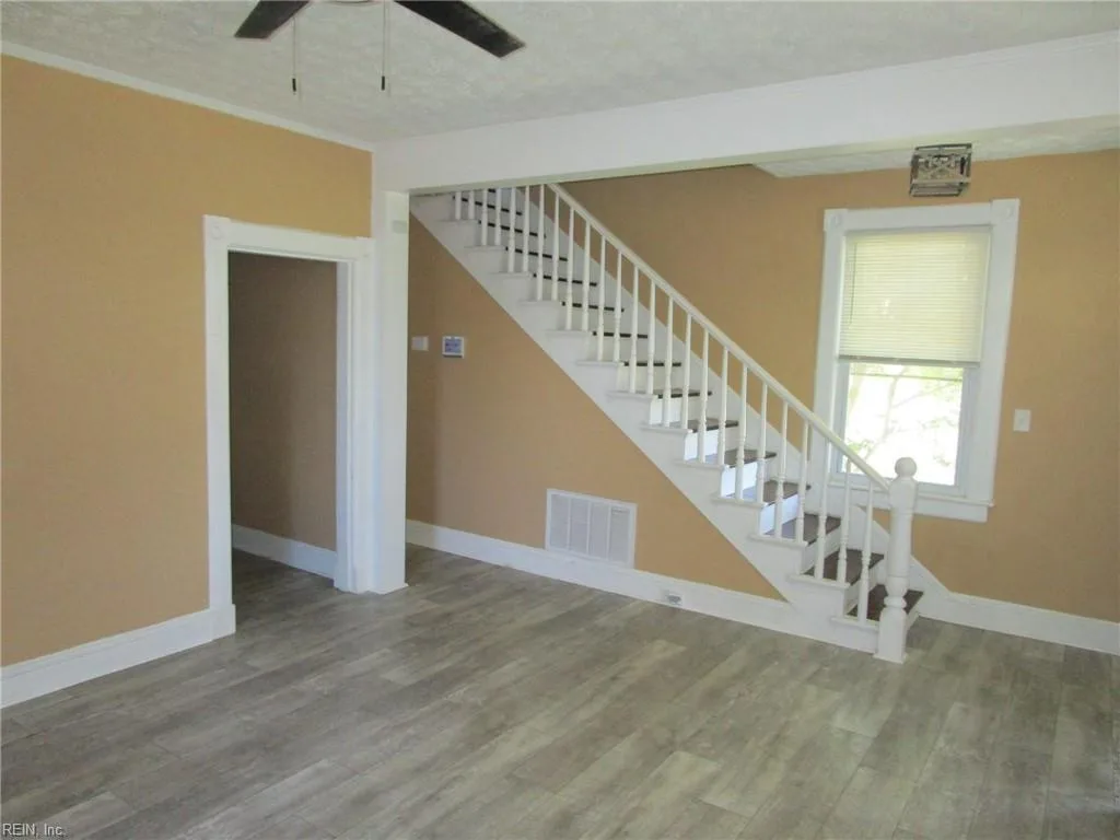 406 Lee ST, HAMPTON VA 23669 - Photo 5