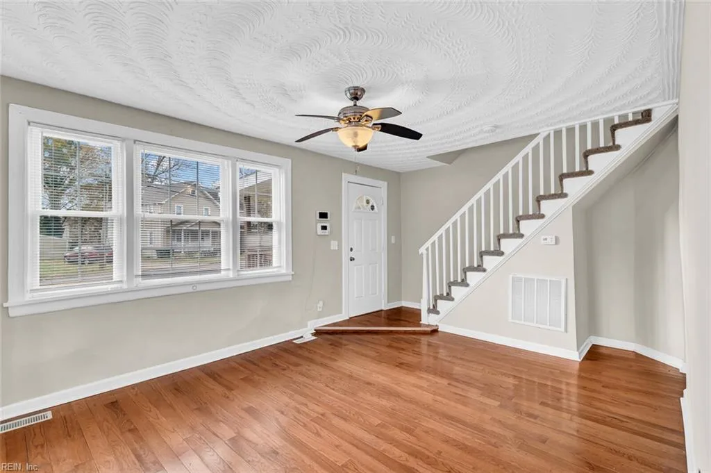 1705 Shell RD, HAMPTON VA 23661 - Photo 5