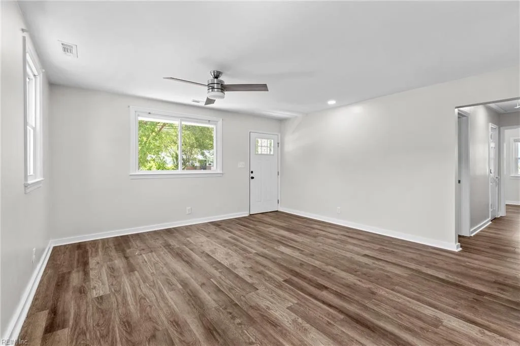 1018 Willingham ST, NORFOLK VA 23505 - Photo 3
