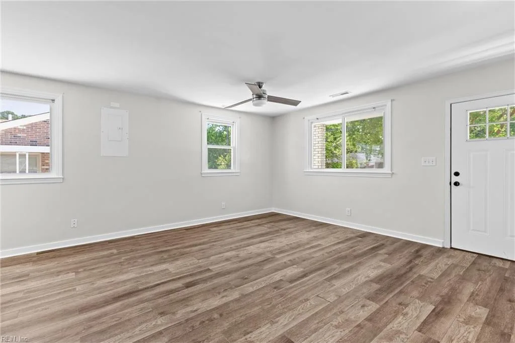 1018 Willingham ST, NORFOLK VA 23505 - Photo 4