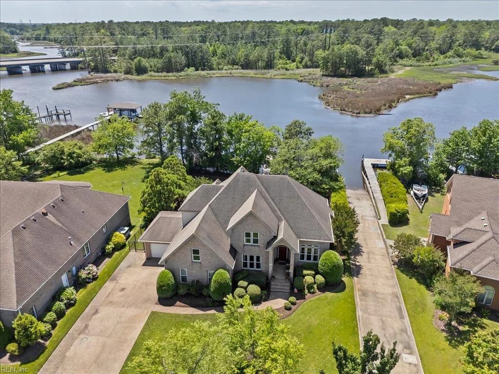 404 Bracey WAY, CHESAPEAKE VA 23323 - Photo 2