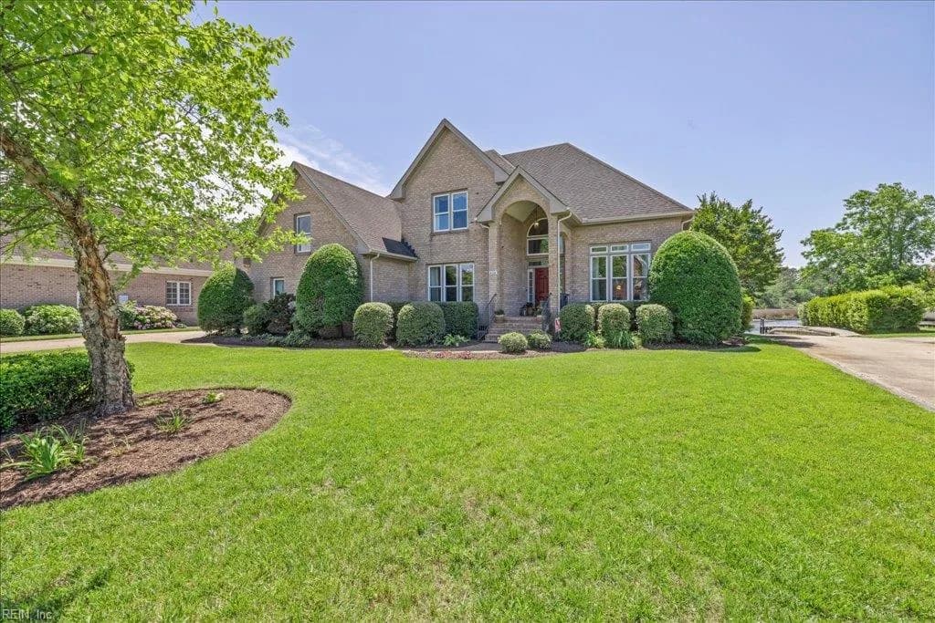 404 Bracey WAY, CHESAPEAKE VA 23323 - Photo 3