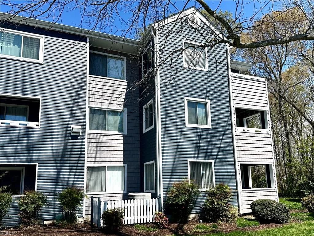 298 Nantucket PL, NEWPORTNEWS VA 23606 - Main photo