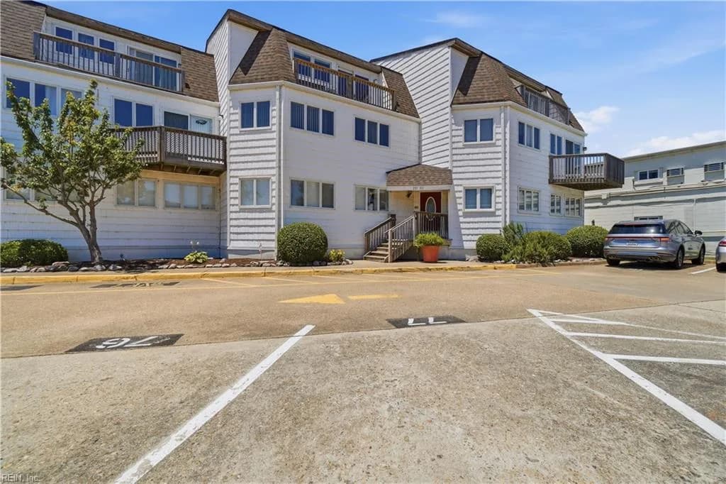 209 Lake DR, VIRGINIABEACH VA 23451 - Photo 3