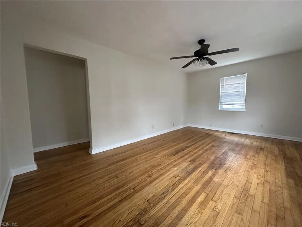 9520 Warwick AVE, NORFOLK VA 23503 - Photo 3