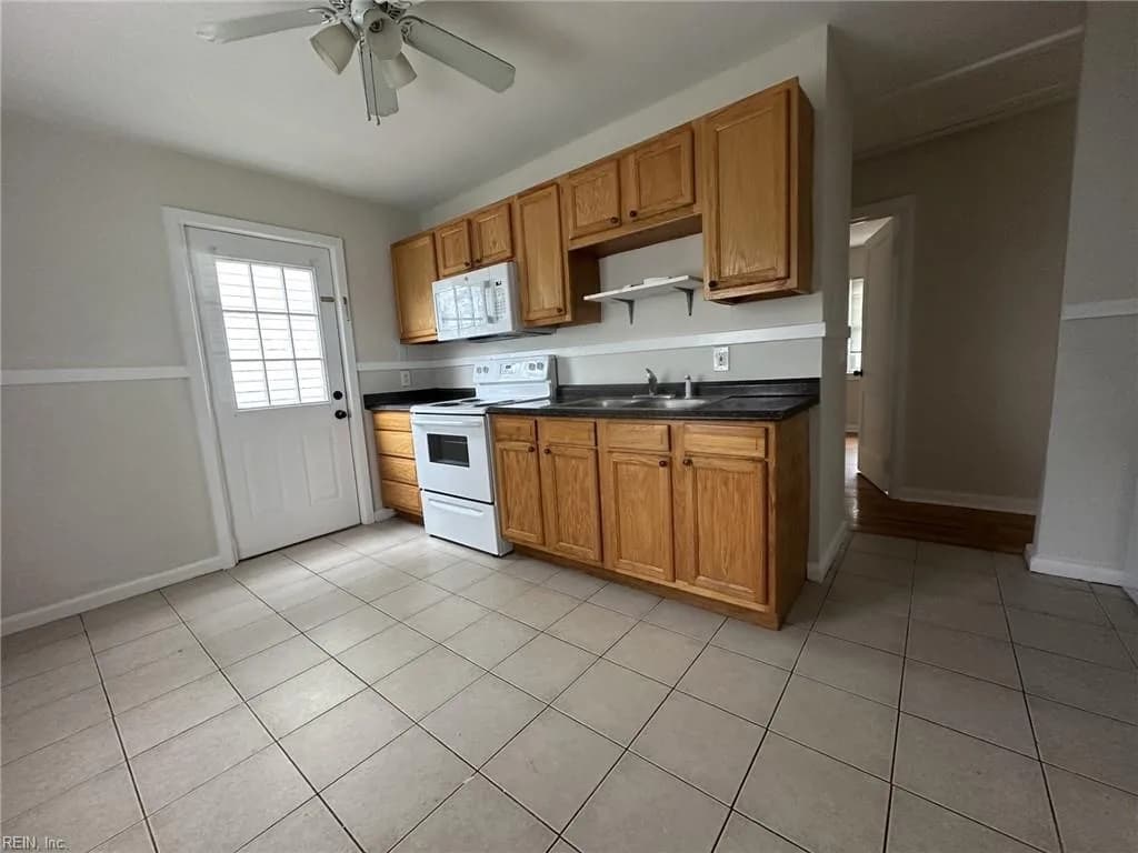 9520 Warwick AVE, NORFOLK VA 23503 - Photo 4