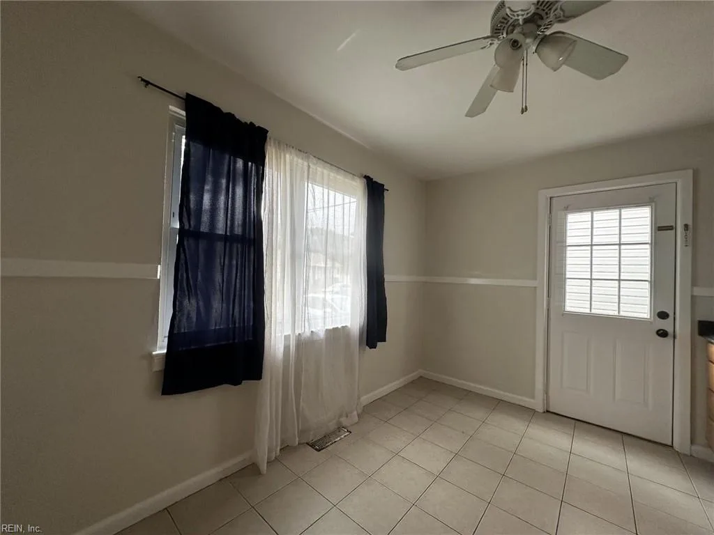 9520 Warwick AVE, NORFOLK VA 23503 - Photo 5