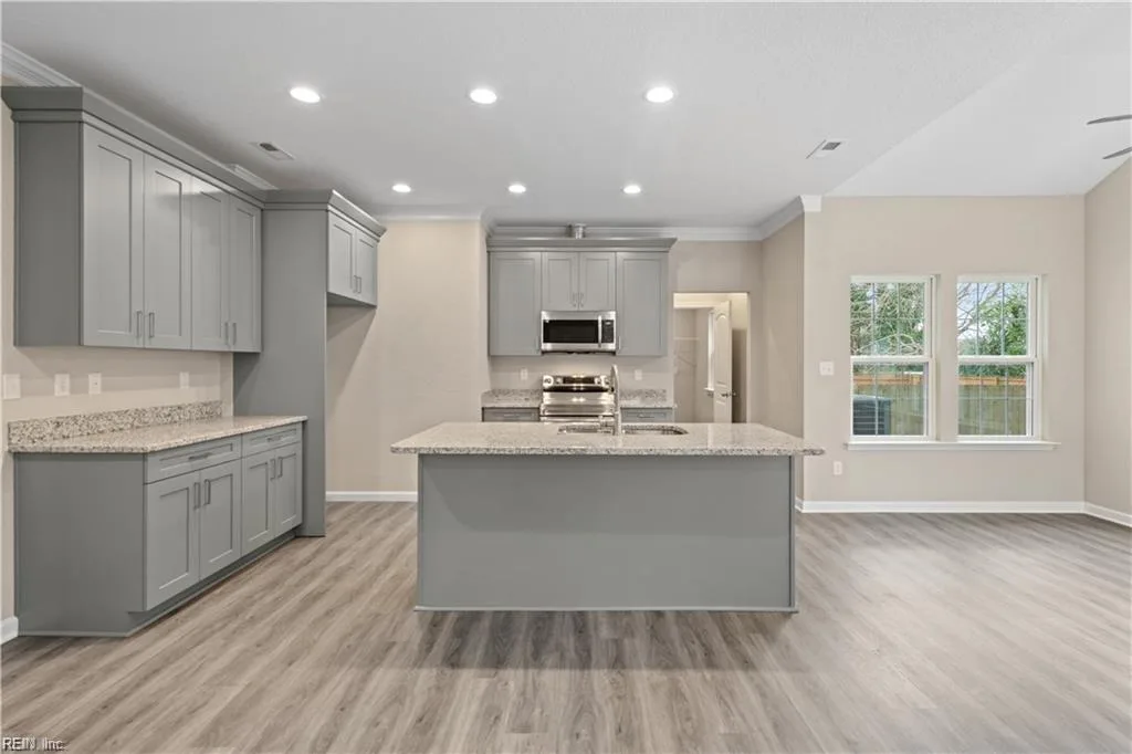 2406 Hanson AVE, NORFOLK VA 23504 - Photo 5