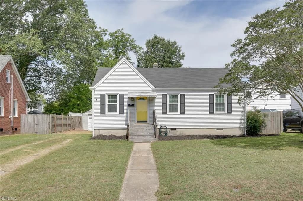 615 Lafayette TER, NEWPORTNEWS VA 23605 - Photo 2