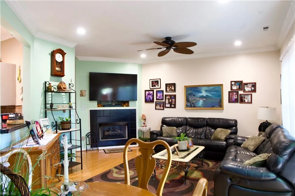 610 Station Square CT, CHESAPEAKE VA 23320 - Photo 4