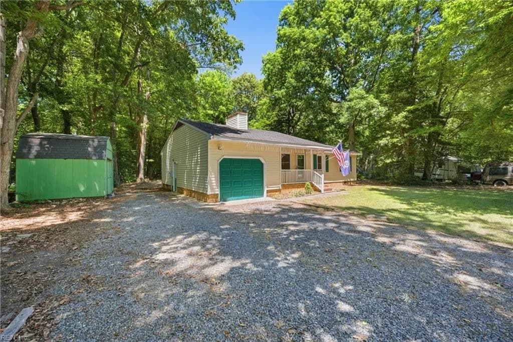 7133 Lord Carrington DR, GLOUCESTER VA 23061 - Photo 3