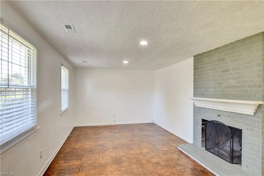 3829 Silina DR, VIRGINIABEACH VA 23452 - Photo 4