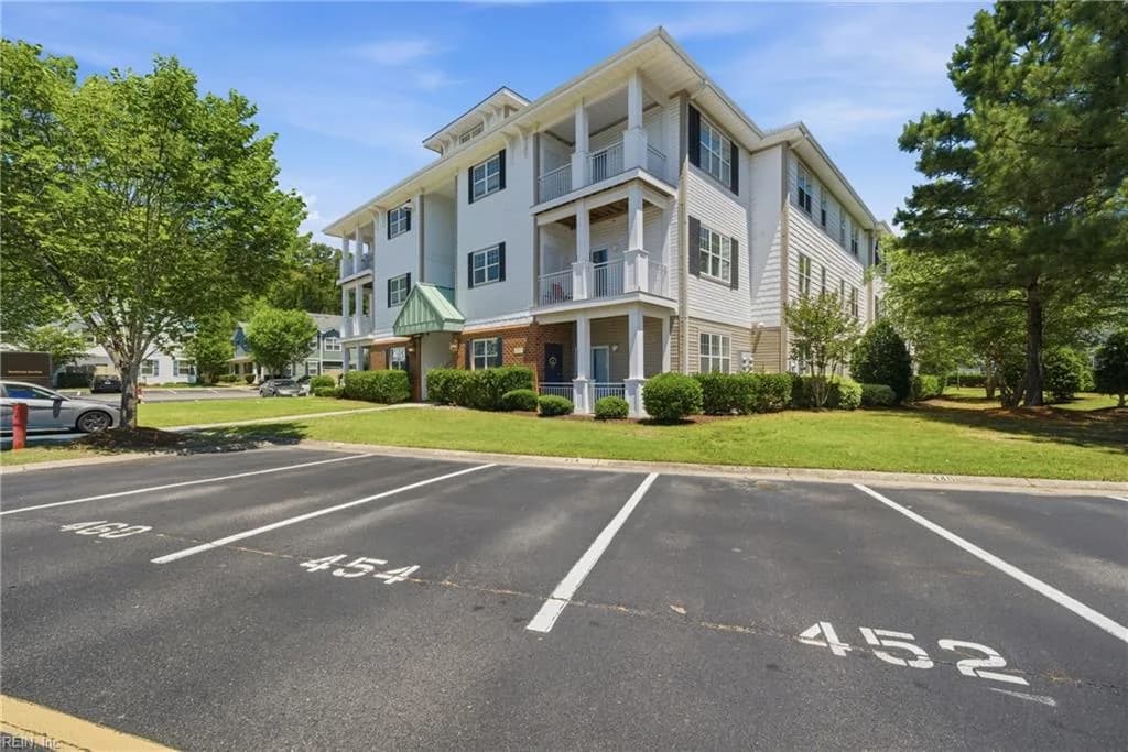 2424 Chancery LN #303, CHESAPEAKE VA 23321 - Photo 3
