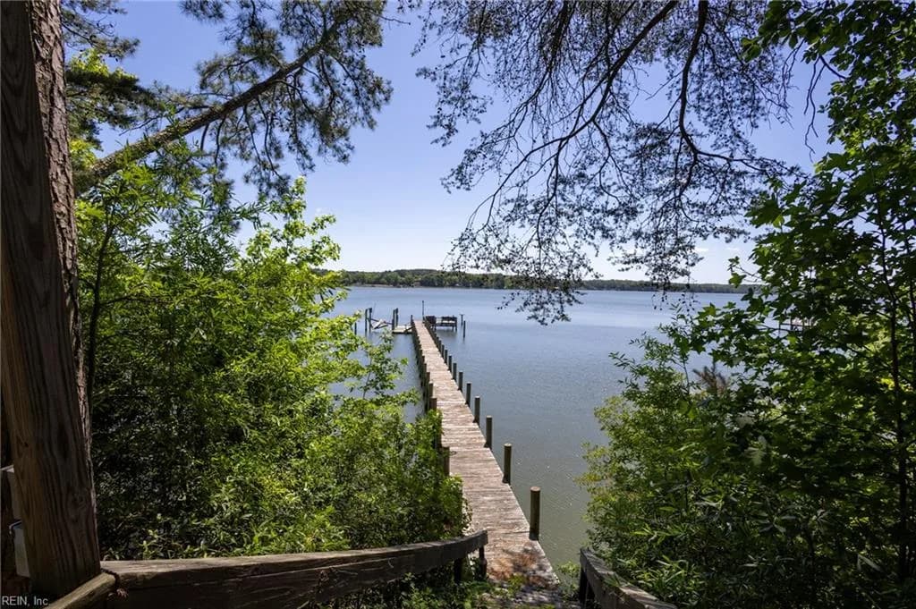 456 Ridge RD, HARTFIELD VA 23071 - Photo 3
