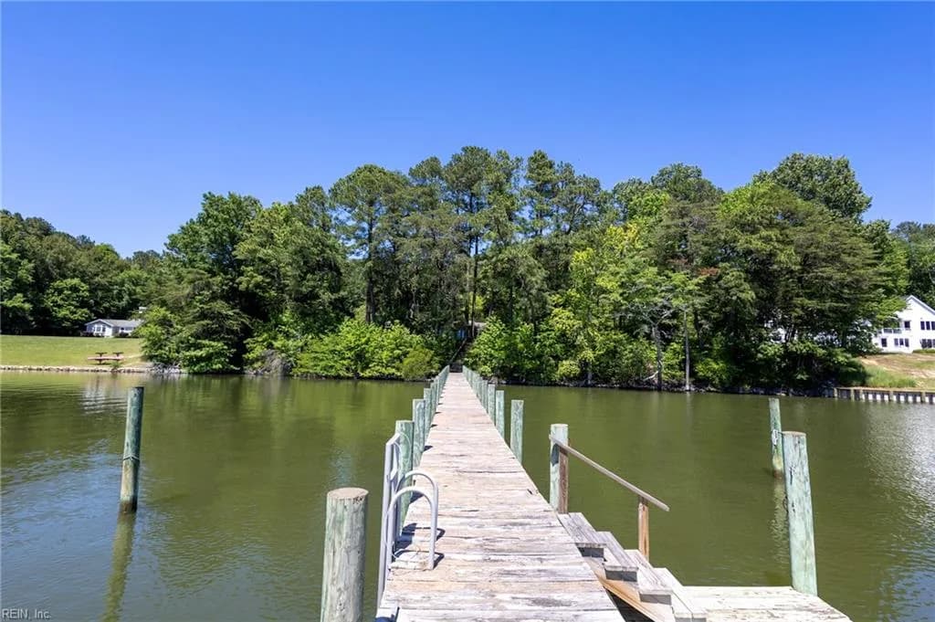 456 Ridge RD, HARTFIELD VA 23071 - Photo 4