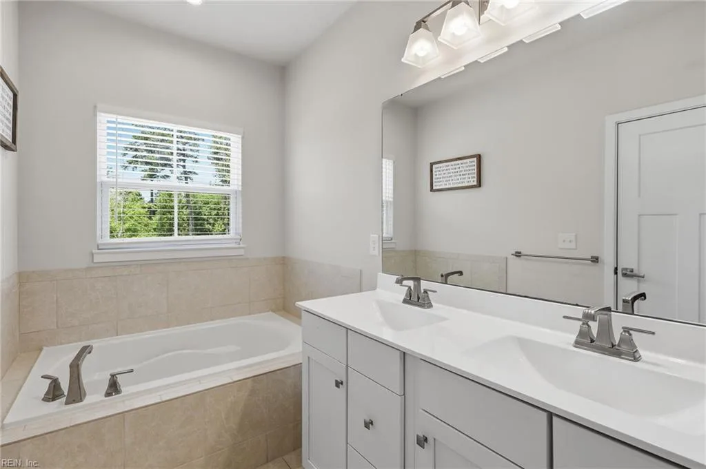 1008 Stern WAY, CHESAPEAKE VA 23323 - Photo 5